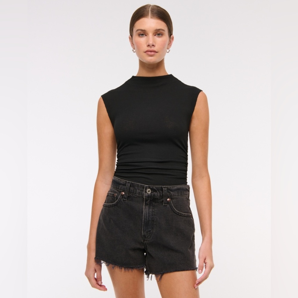 Never Worn! Abercrombie Curve Love High Rise 90s Cutoff - Size 30